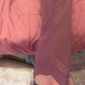 Size 4 authentic lululemon cropped leggings scalloped legs